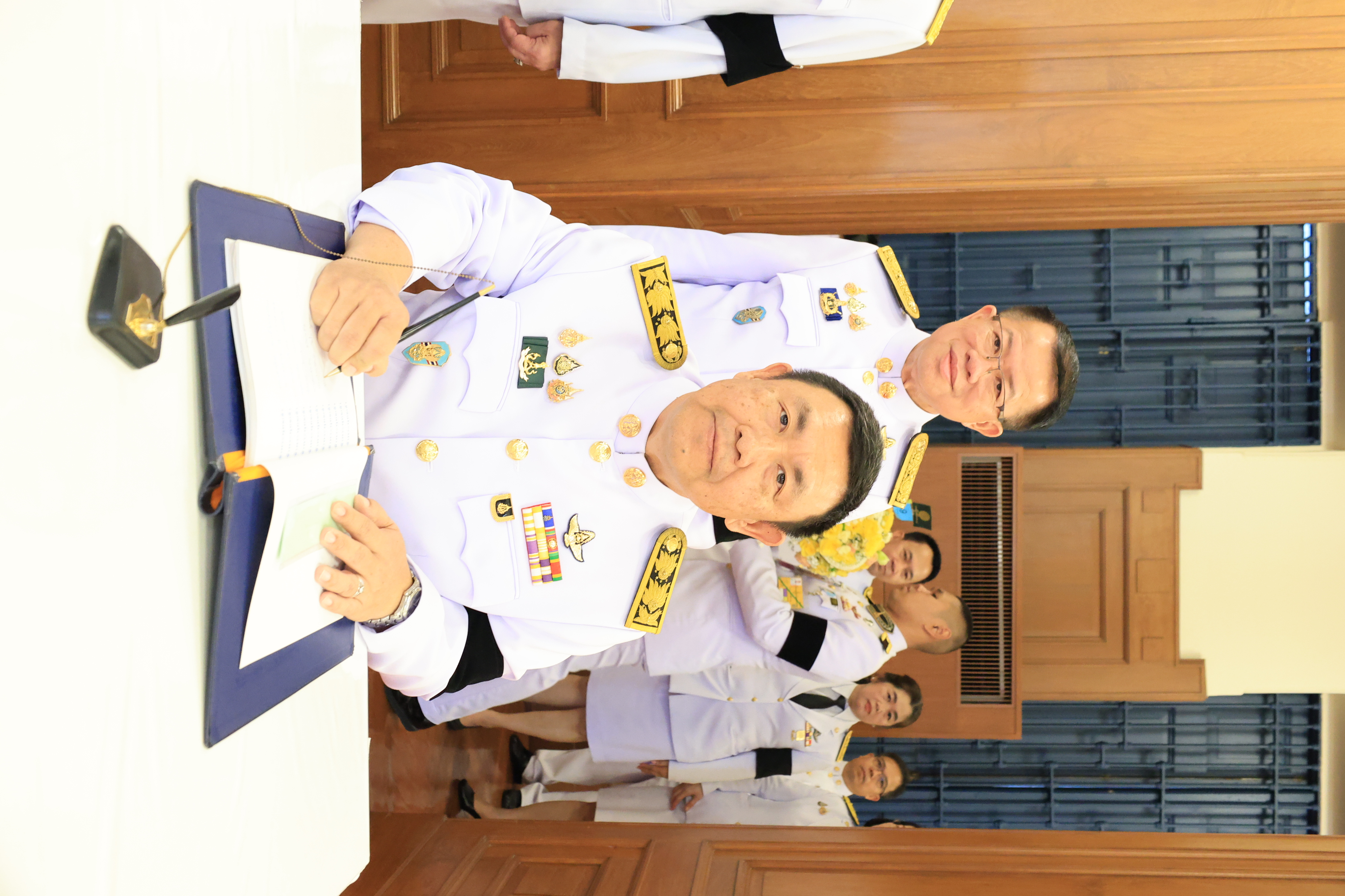 title - เลขาธิการ ส.ป.ก. ร่วมถวายแจกันดอกไม้และลงนามถวายพระพร เนื่องในโอกาสวันเฉลิมพระชนมพรรษา พระบาทสมเด็จพระปรเมนทรรามาธิบดีศรีสินทร มหาวชิราลงกรณ พระวชิรเกล้าเจ้าอยู่หัว 28 กรกฎาคม 2568